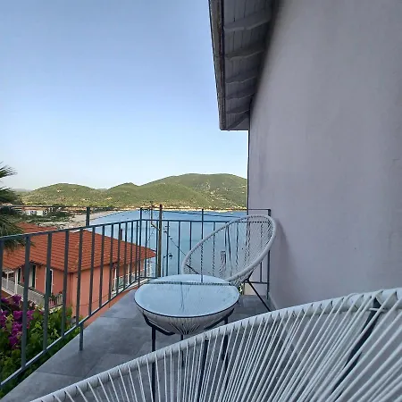 Ponti Bay * ヴァシリキ