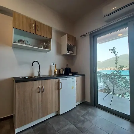 Ponti Bay * ヴァシリキ