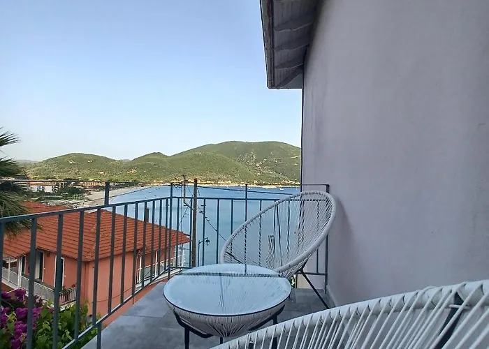 Ponti Bay * Vasiliki
